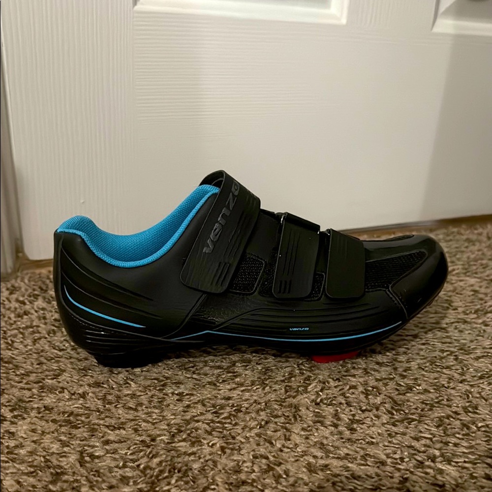 Women's size 9 Venzo Peloton cycling shoes